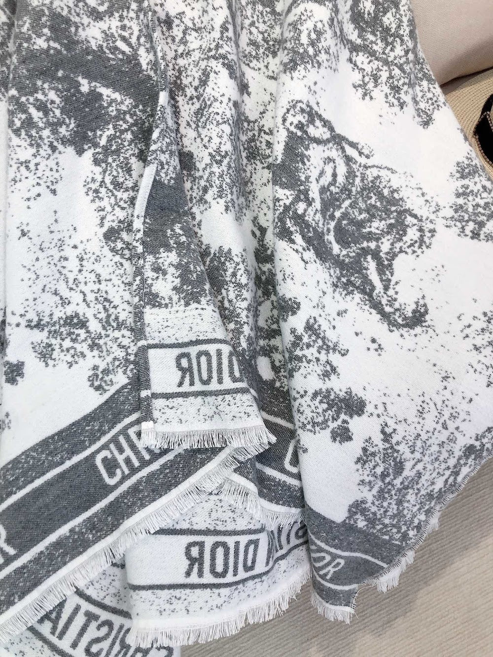 Dragons Bags Premium Designer Scarf --98794