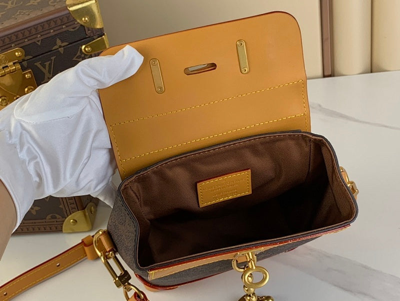 Dragons Bags ln Luxury Bag --69297