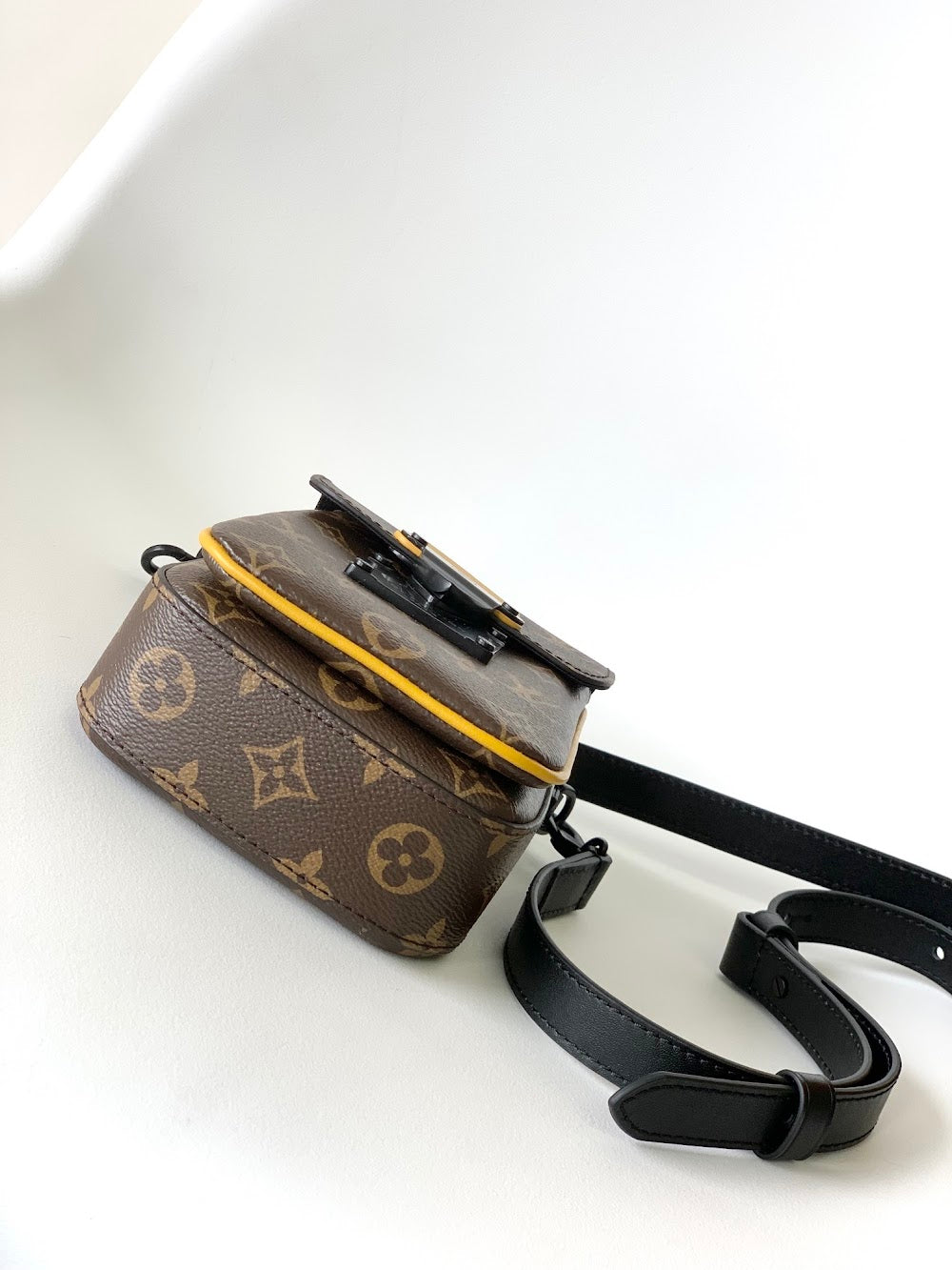 Dragons Bags ln Luxury Bag --81667