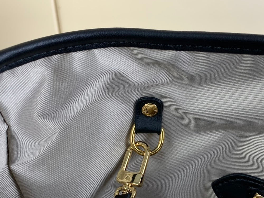 Dragons Bags ln Luxury Bag --61687