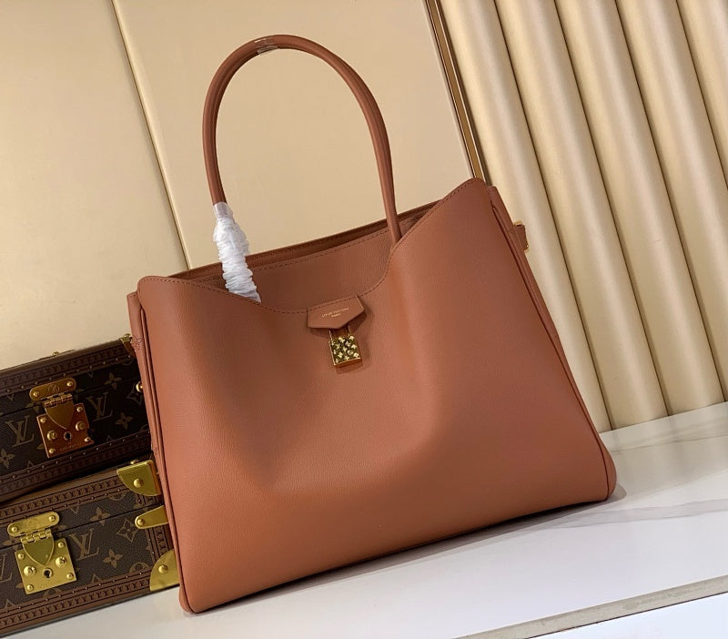 Dragons Bags ln Luxury Bag --62997