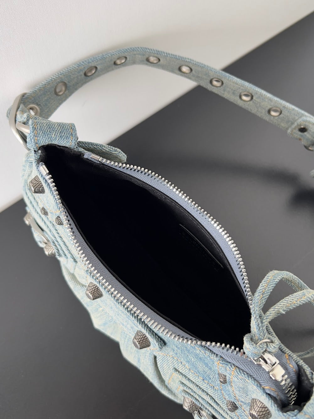 Dragons Bags Balenciaga Luxury Bag --111137