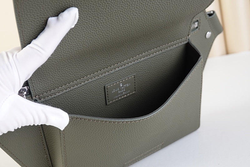Dragons Bags ln Luxury Bag --61321