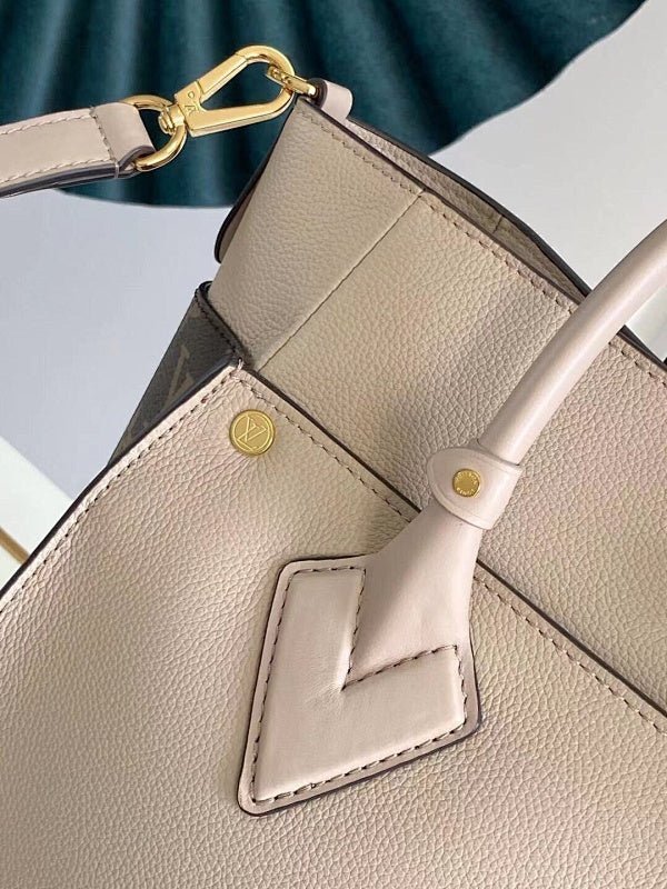 Dragons Bags ln Luxury Bag --60496