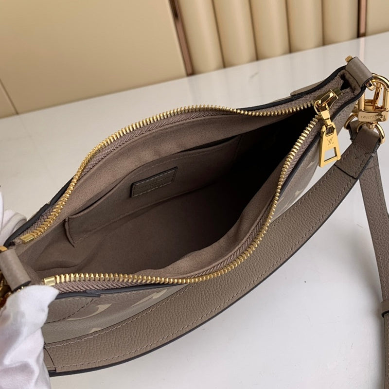 Dragons Bags ln Luxury Bag --67350