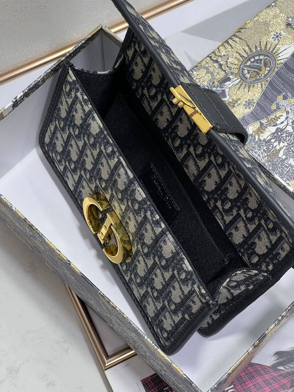 Dragons BagsDiorn Luxury Bag --116177