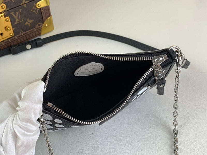 Dragons Bags ln Luxury Bag --67977