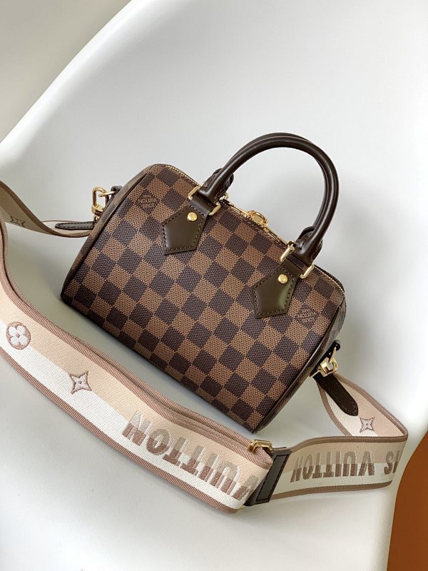 Dragons Bags ln Luxury Bag --81671