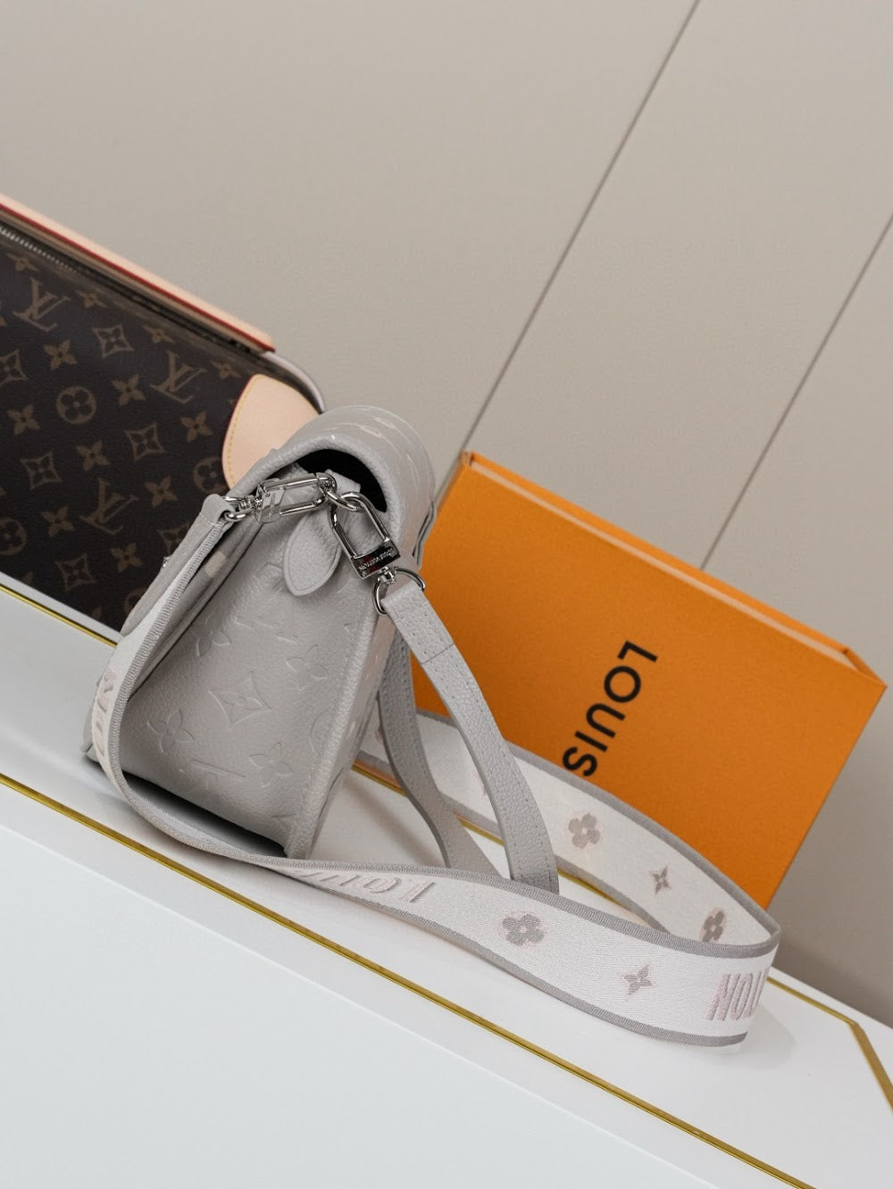 Dragons Bags ln Luxury Bag --81739
