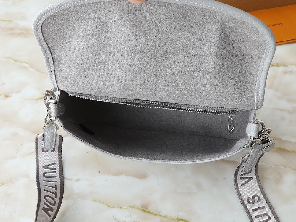 Dragons Bags ln Luxury Bag --76715