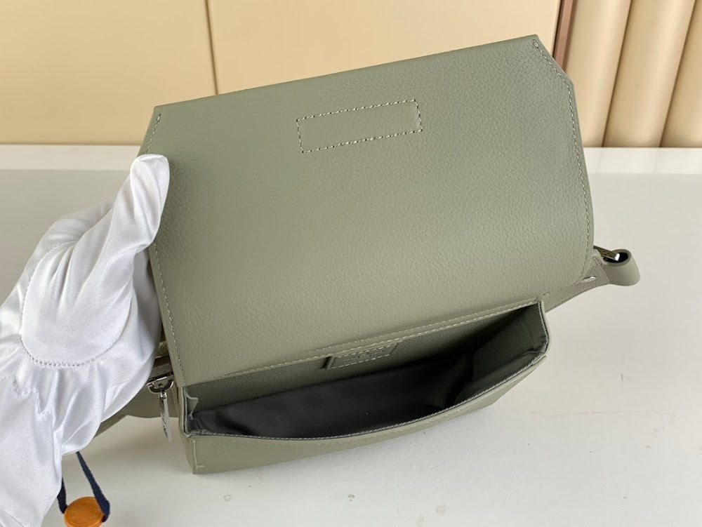 Dragons Bags ln Luxury Bag --68342