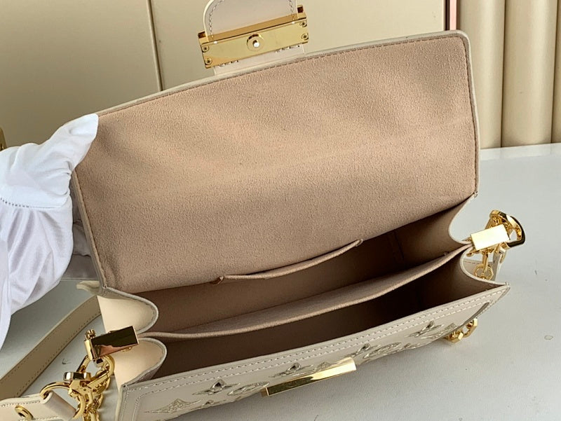 Dragons Bags ln Luxury Bag --68506
