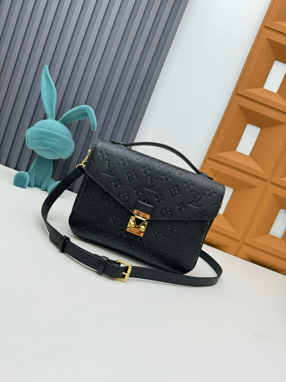 Dragons Bags ln Luxury Bag --81543