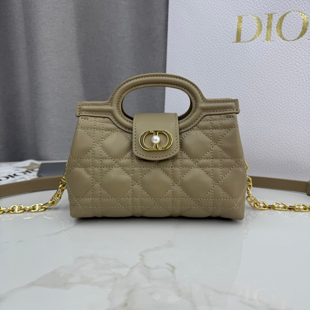 Dragons BagsDiorn Luxury Bag --116099