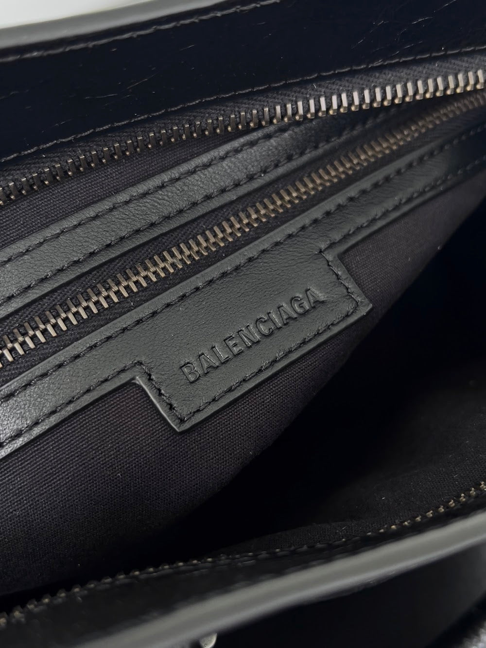 Dragons Bags Balenciaga Luxury Bag --111524