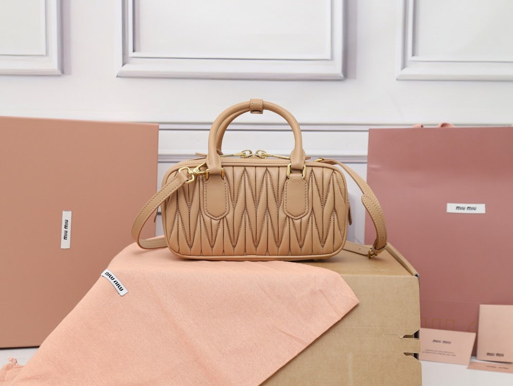 Dragons Bags Miun Miun Luxury Bag --123065
