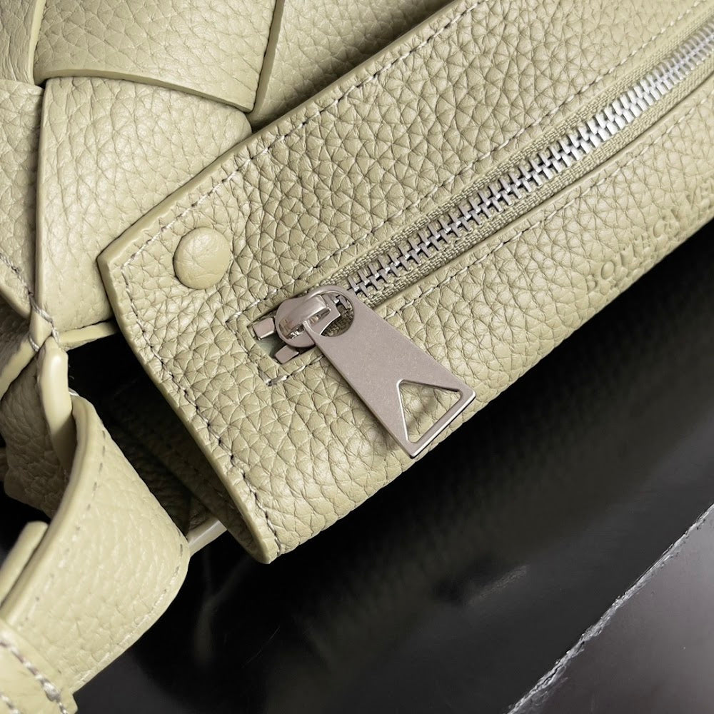 new-luxury-designer-bags-nm10587