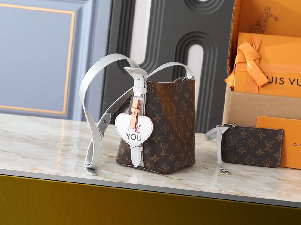 Dragons Bags ln Luxury Bag --77698
