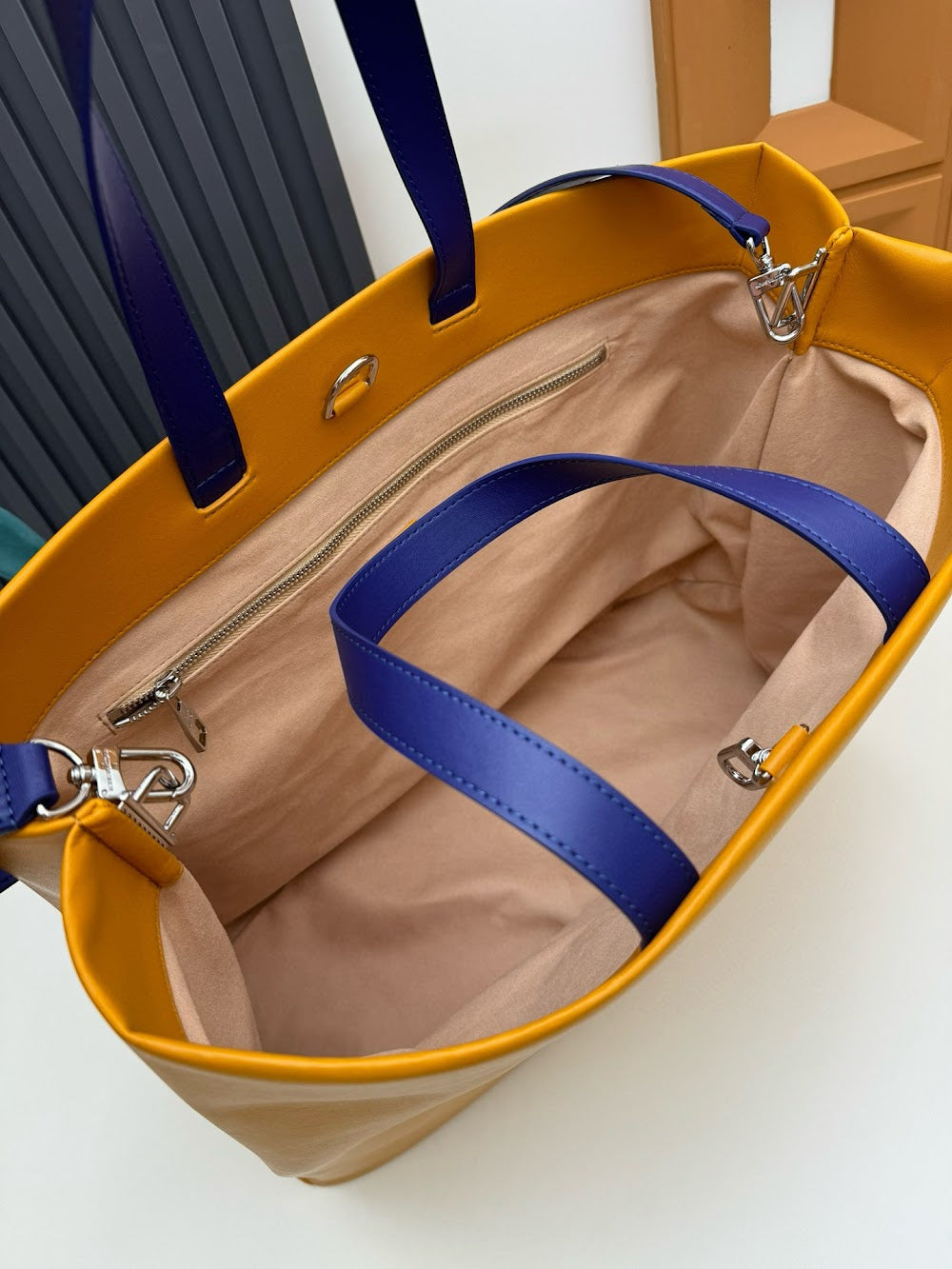 Dragons Bags ln Luxury Bag --81505