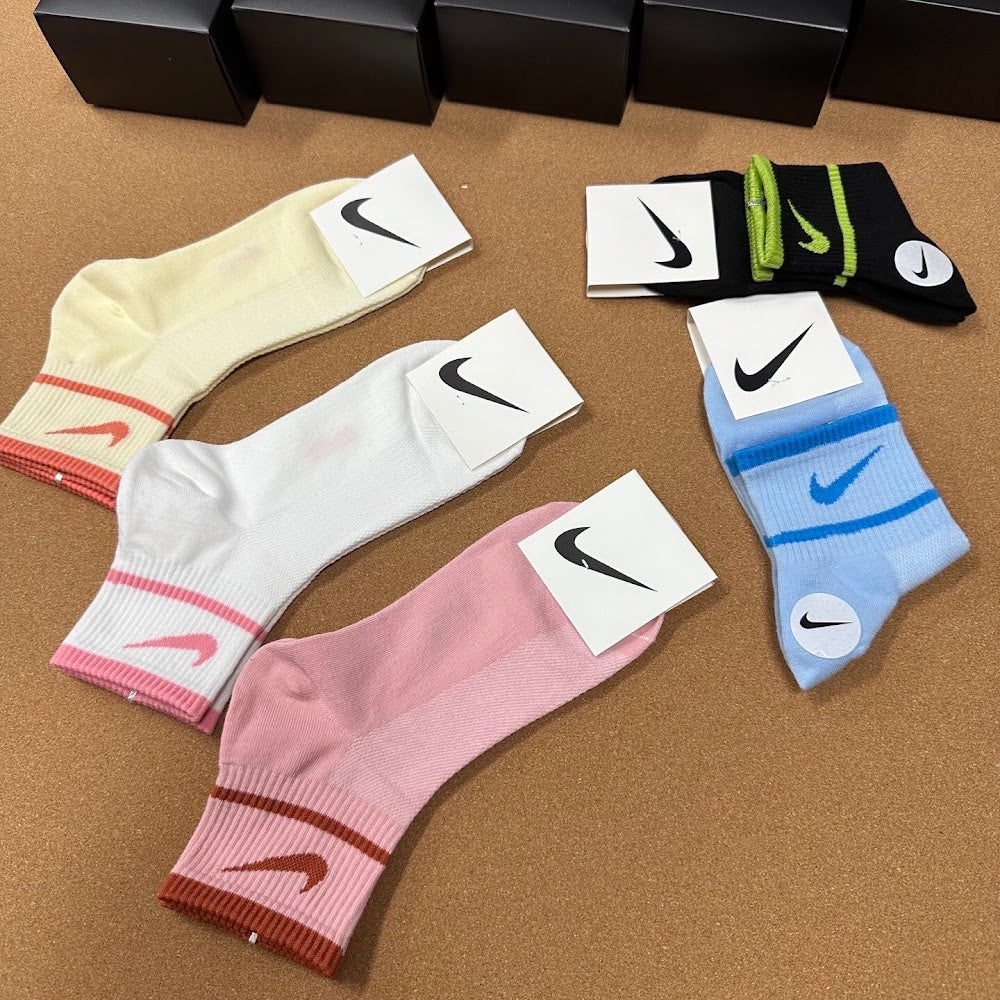 Dragons Bags Premium Luxury Socks --98441