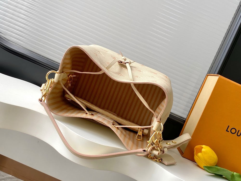 Dragons Bags ln Luxury Bag --81798