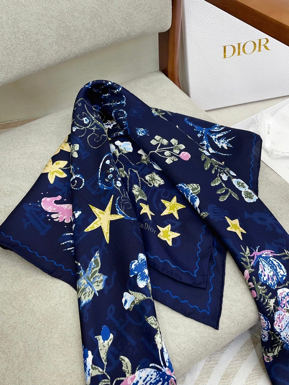 Dragons Bags Premium Designer Scarf --98877
