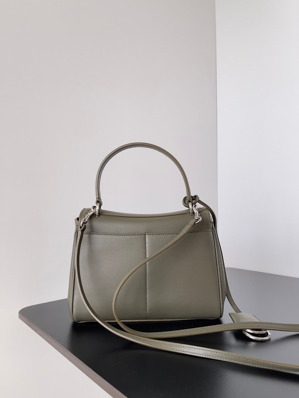 Dragons Bags Balenciaga Luxury Bag --110649