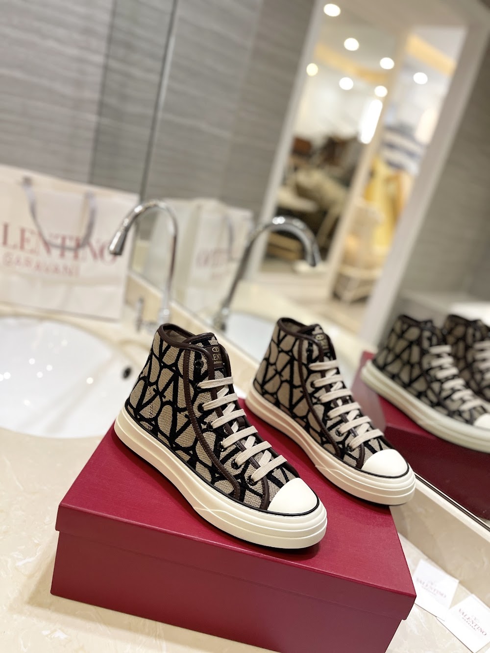 Dragons Bags Valentino Luxury Shoes --52648
