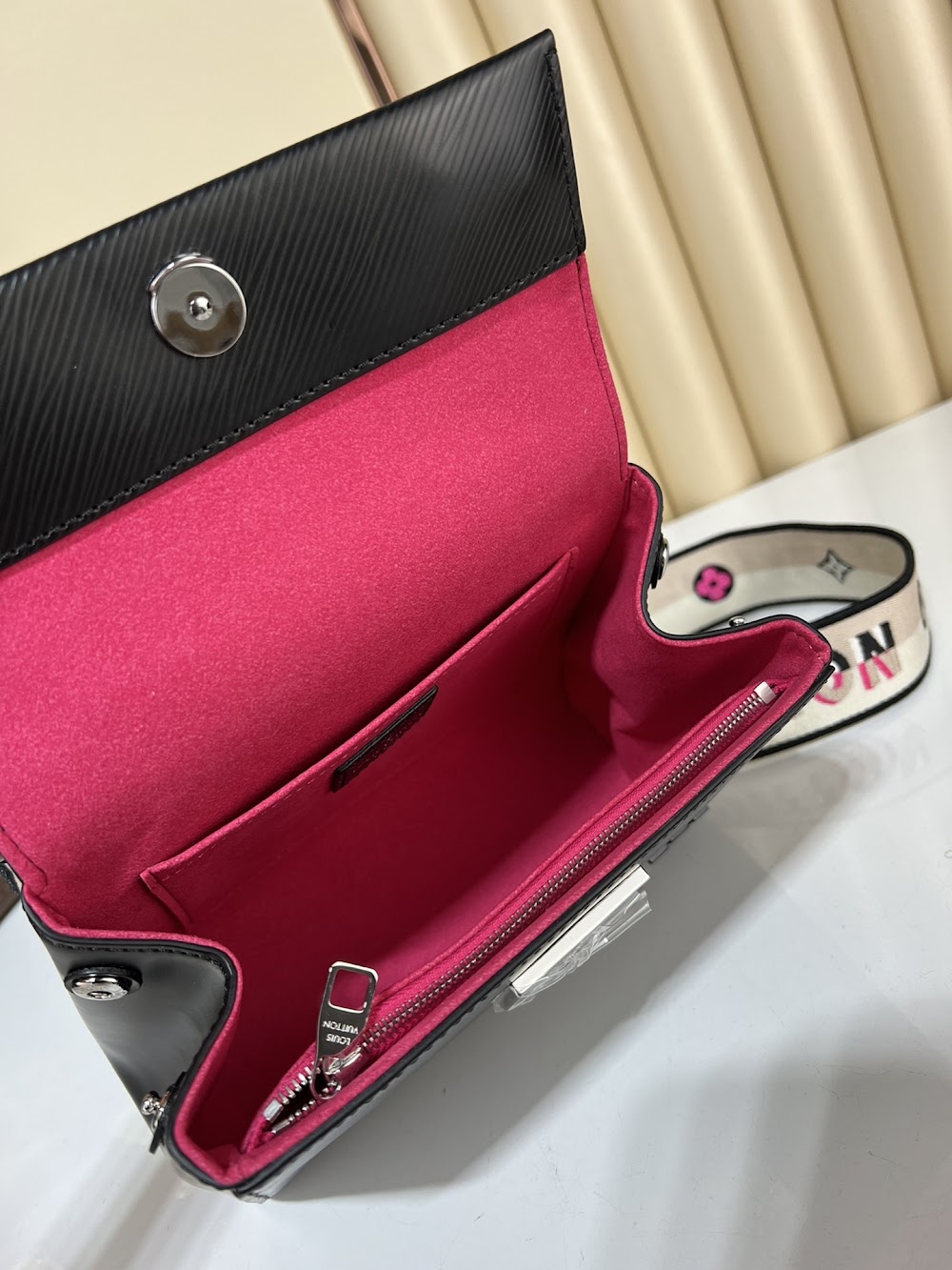 Dragons Bags ln Luxury Bag --60742