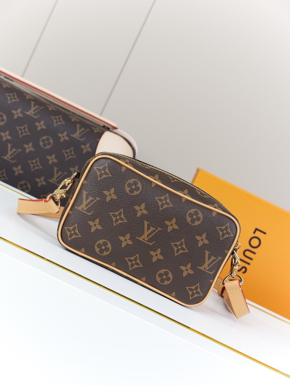 Dragons Bags ln Luxury Bag --81757