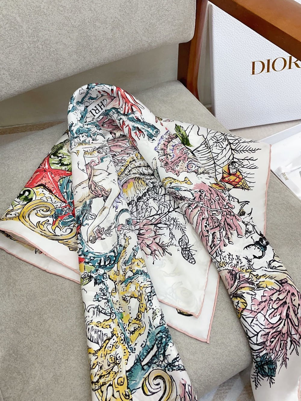 Dragons Bags Premium Designer Scarf --98854