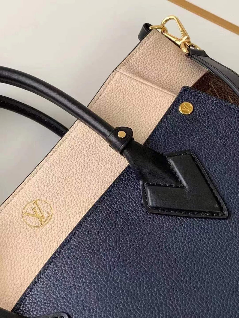 Dragons Bags ln Luxury Bag --60473