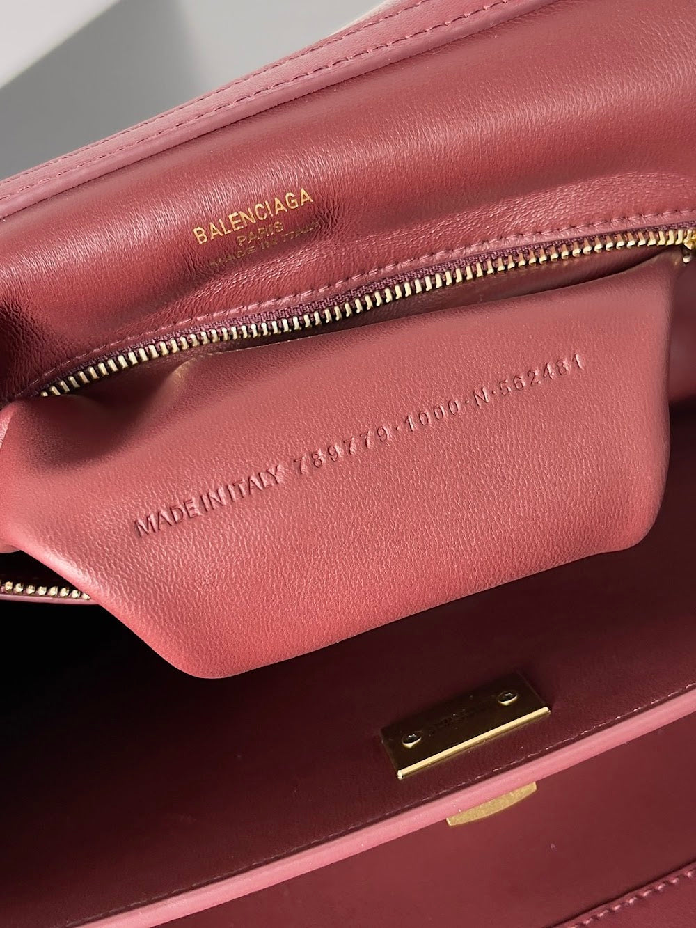 Dragons Bags Balenciaga Luxury Bag --110656