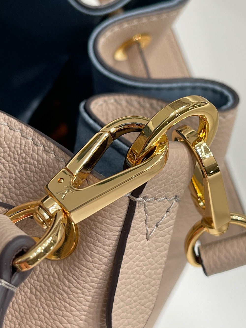 Dragons Bags ln Luxury Bag --60686