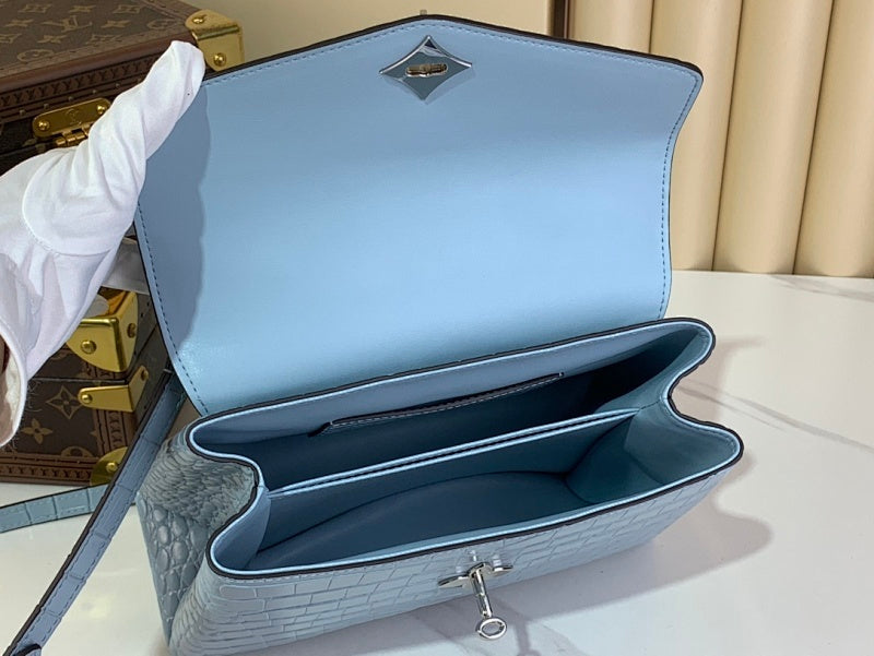 Dragons Bags ln Luxury Bag --62636