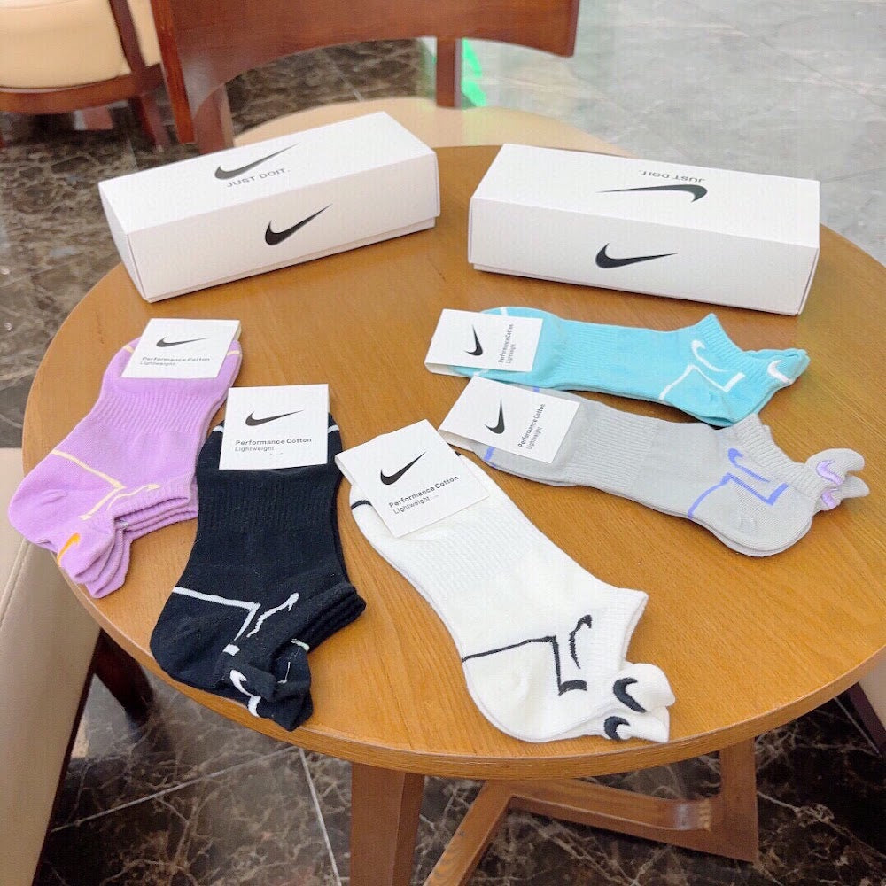 Dragons Bags Premium Luxury Socks --97901