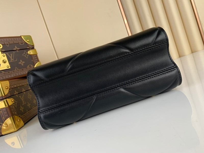 Dragons Bags ln Luxury Bag --67169