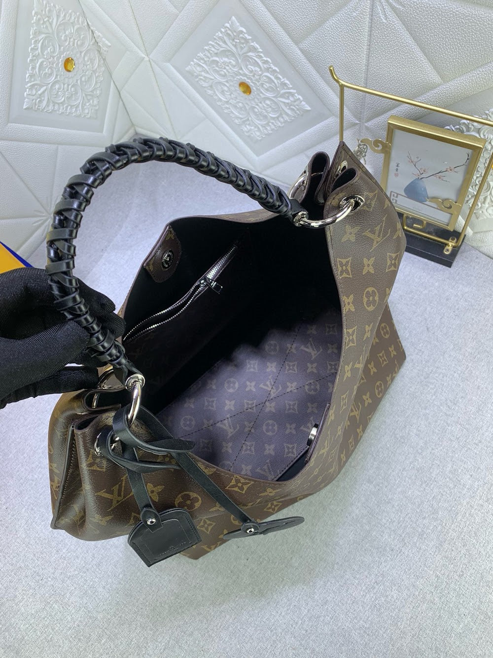 Dragons Bags ln Luxury Bag --81410
