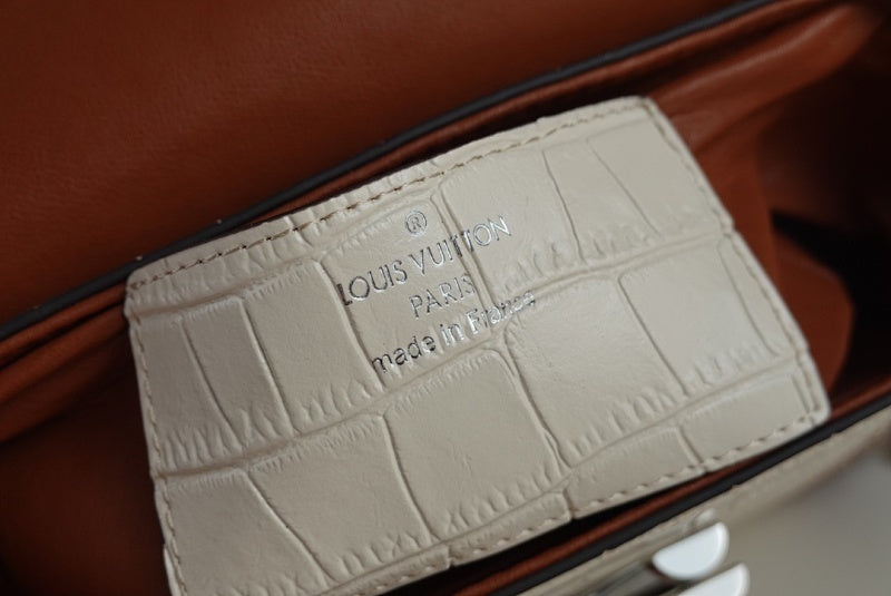 Dragons Bags ln Luxury Bag --61256