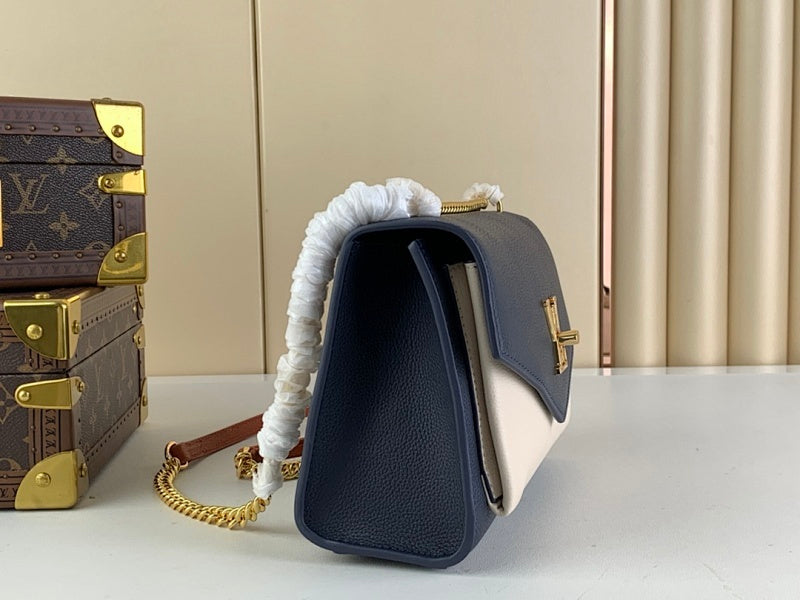 Dragons Bags ln Luxury Bag --61629
