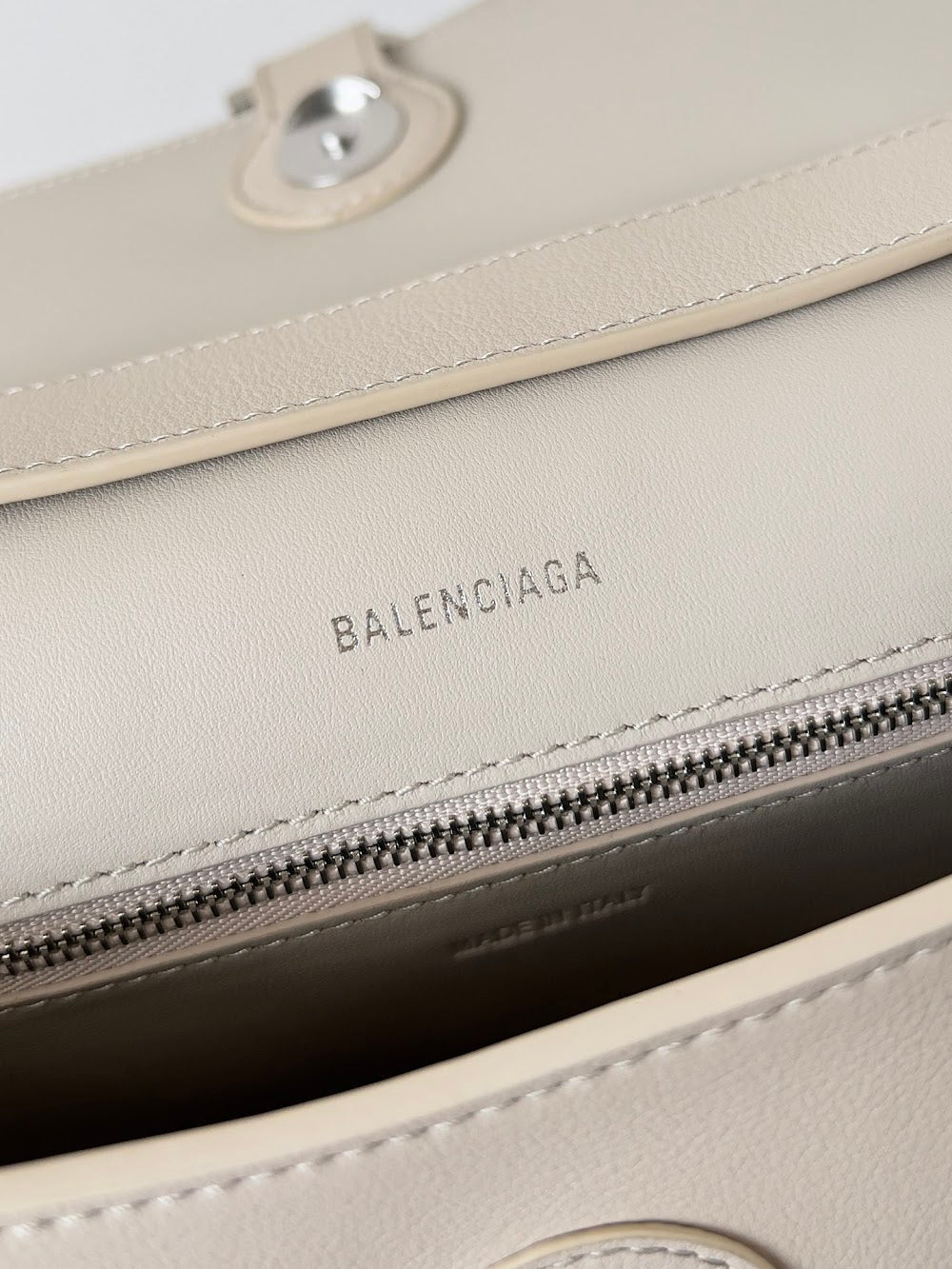 Dragons Bags Balenciaga Luxury Bag --111761