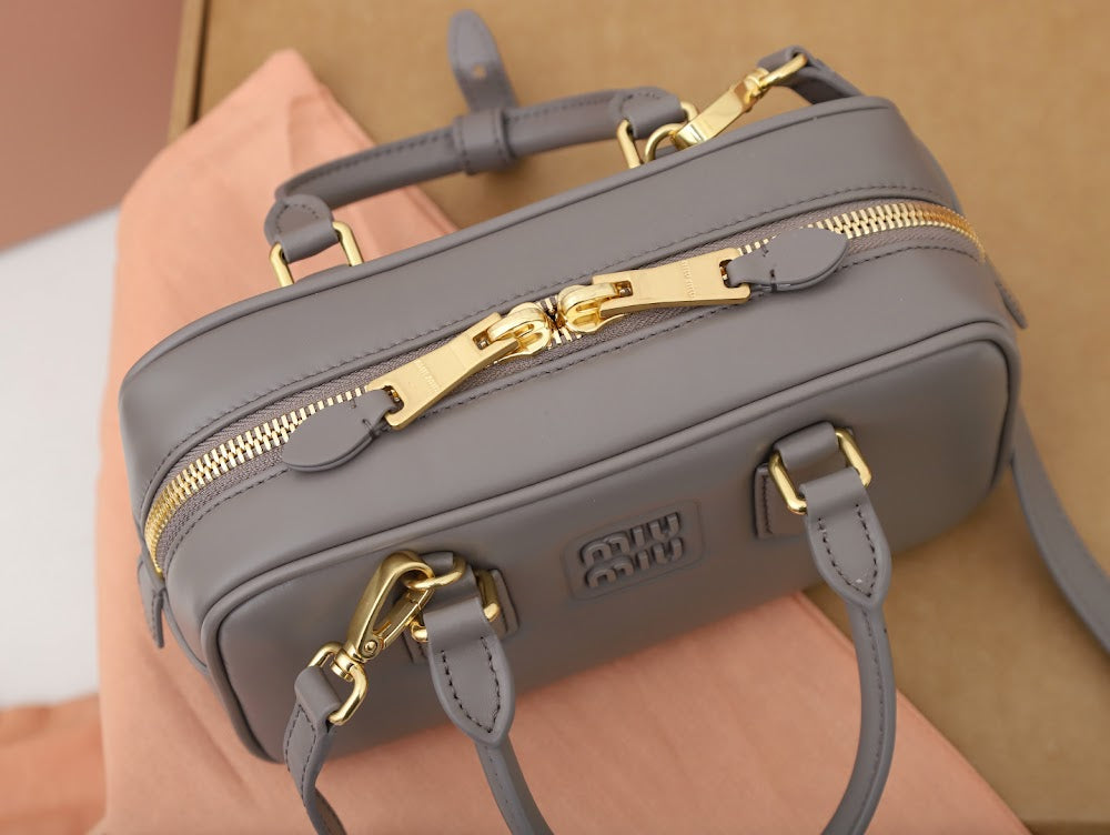 Dragons Bags Miun Miun Luxury Bag --123395