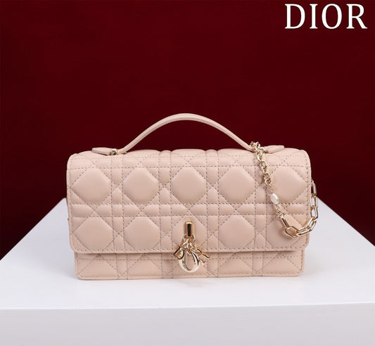 Dragons BagsDiorn Luxury Bag --116225