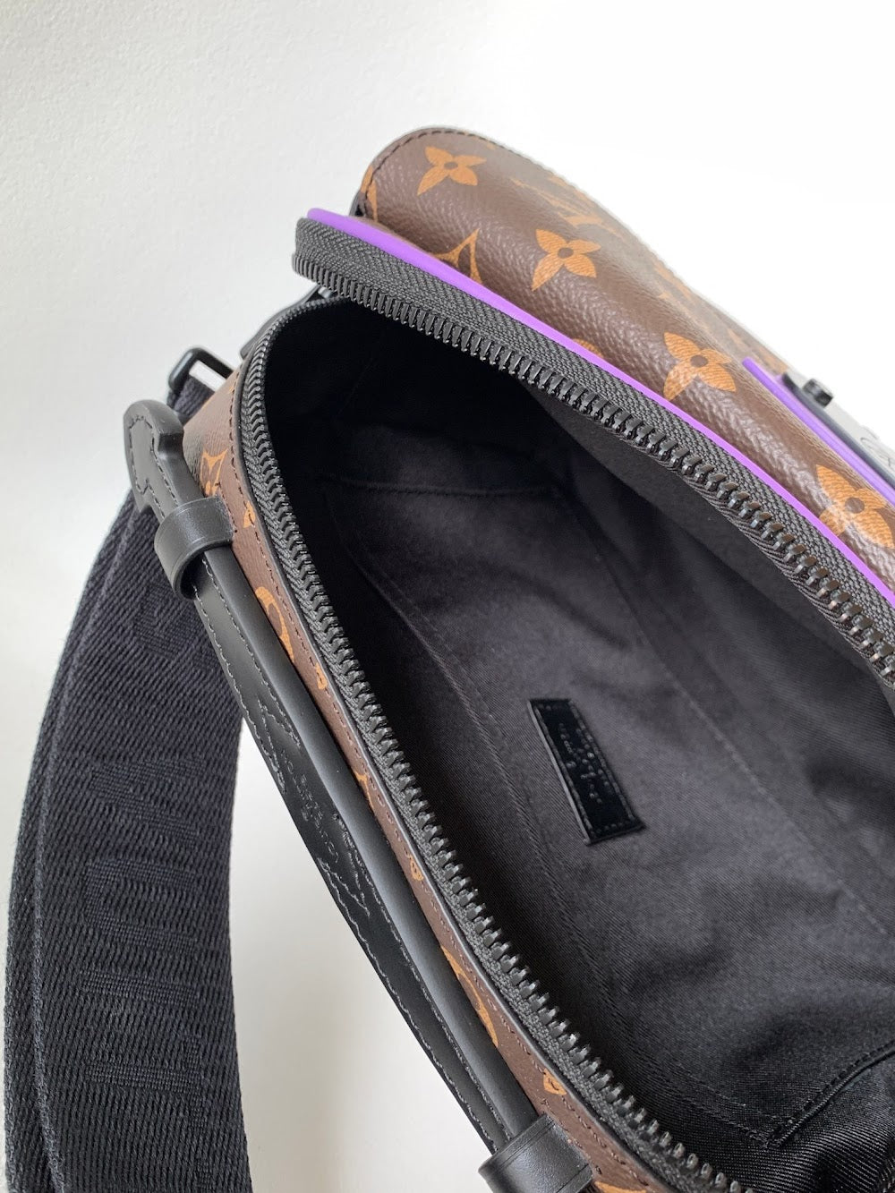 Dragons Bags ln Luxury Bag --71698
