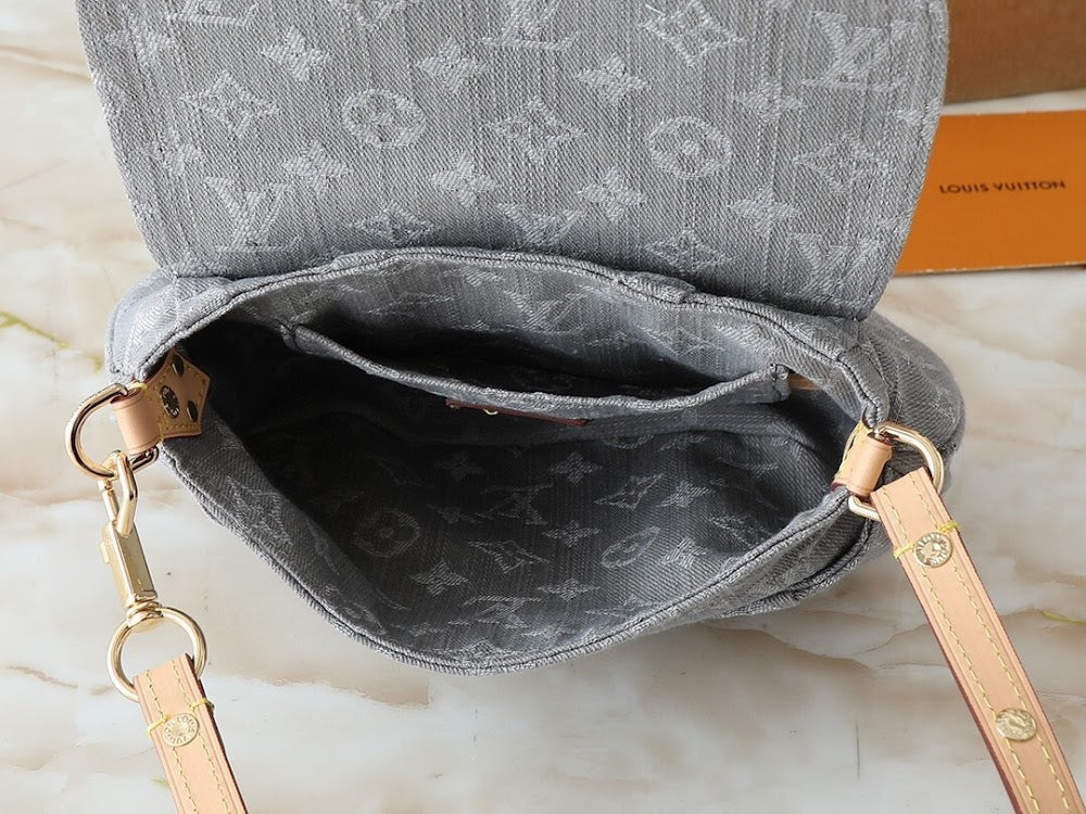 Dragons Bags ln Luxury Bag --76996