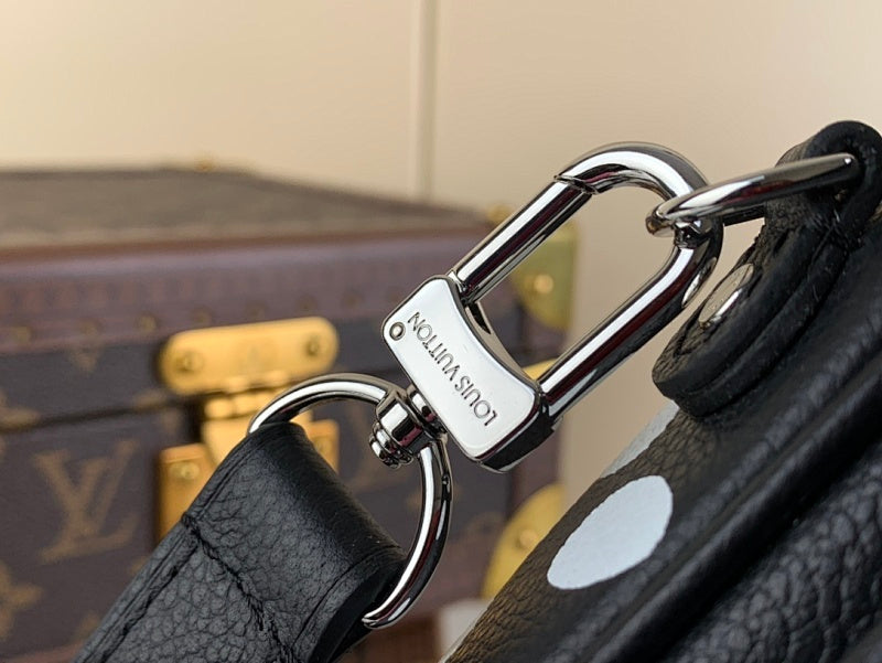 Dragons Bags ln Luxury Bag --61415