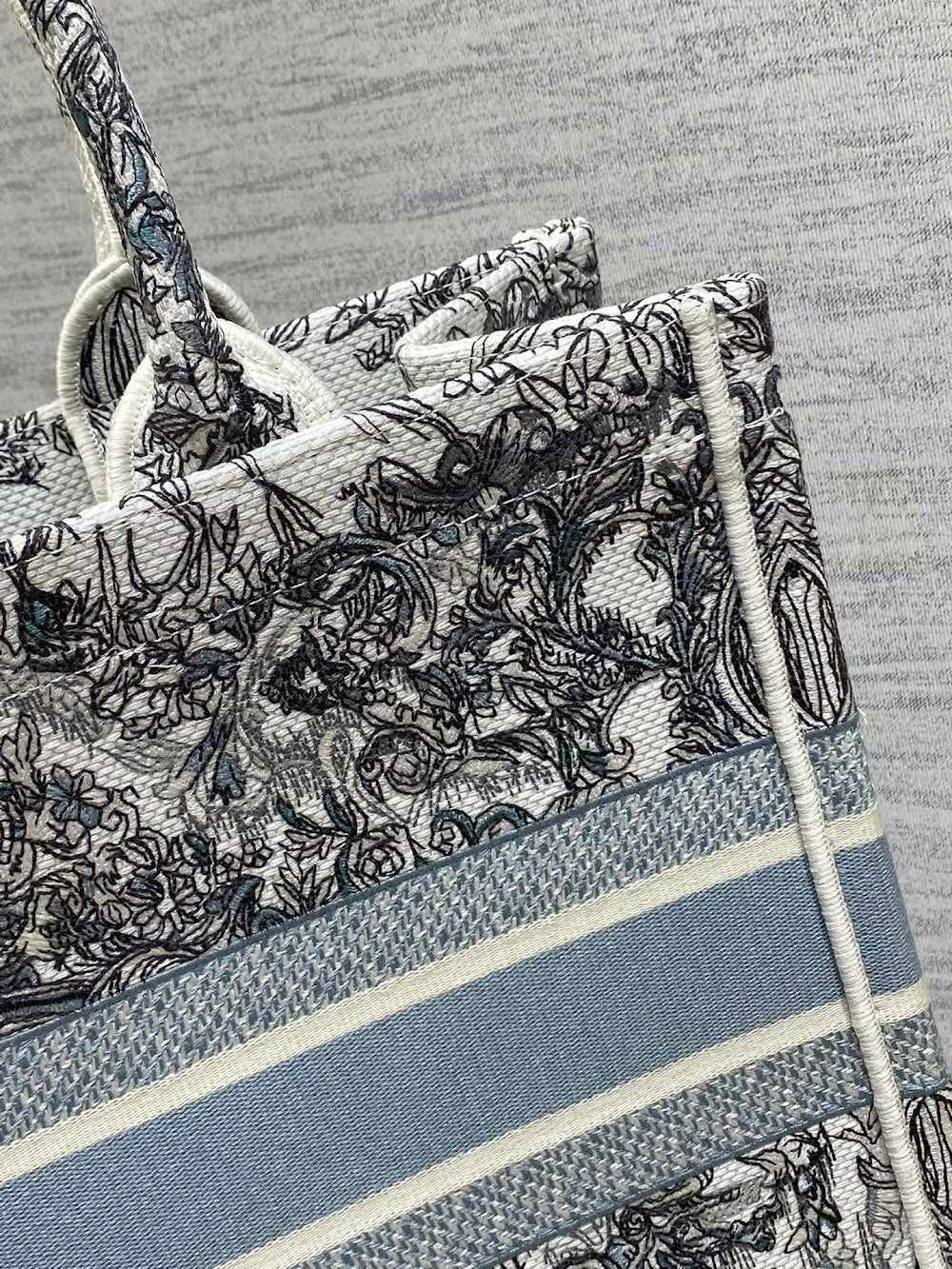 Dragons BagsDiorn Luxury Bag --115275