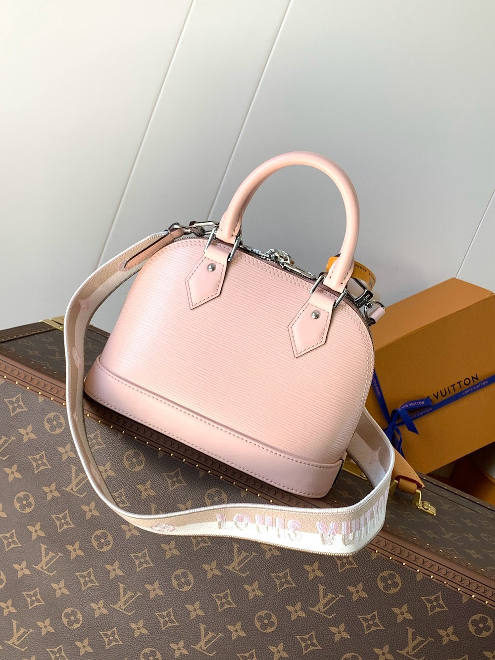 Dragons Bags ln Luxury Bag --81684