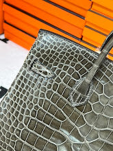 new-luxury-designer-bags-nm9213