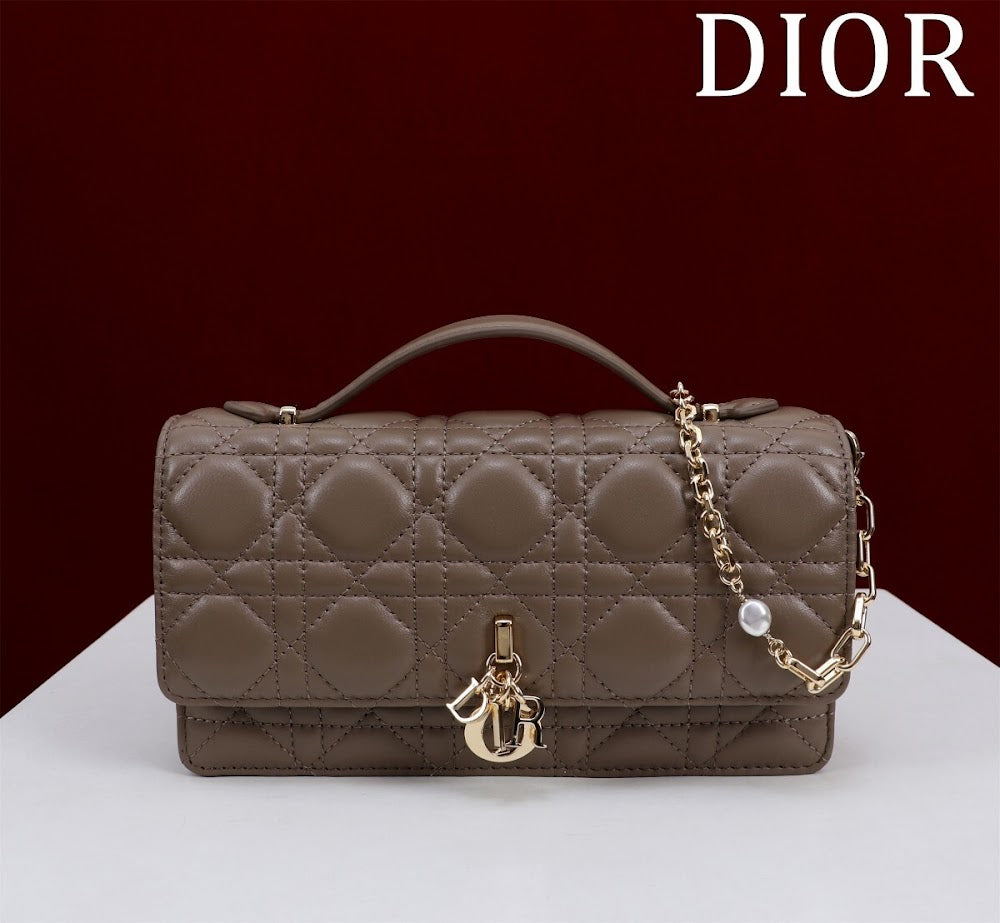 Dragons BagsDiorn Luxury Bag --116241